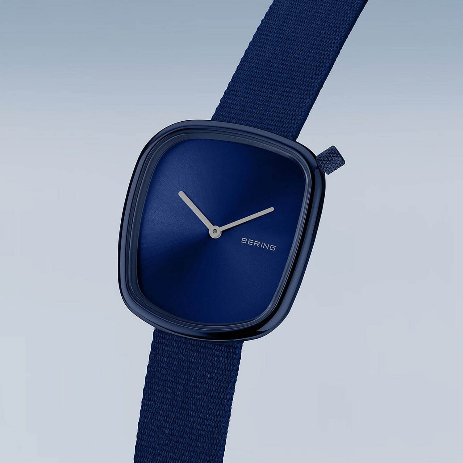 ベーリング“砂浜の小石”着想の腕時計に新作、海をイメージしたオーシャンブルーorアイスブルー｜写真25