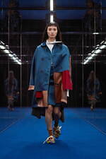 カラー“中部エリア初”の直営店が名古屋ラシックに、限定グラフィックTシャツ＆セーターも｜写真10