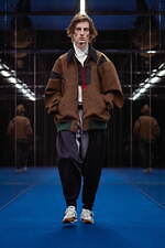 カラー“中部エリア初”の直営店が名古屋ラシックに、限定グラフィックTシャツ＆セーターも｜写真9