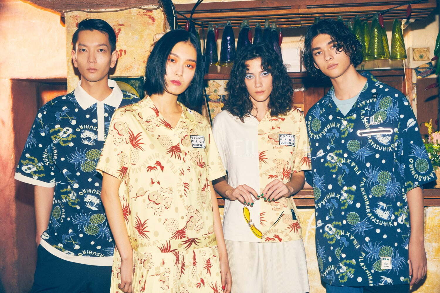 フィラ×メゾン ミハラヤスヒロ“架空の世界”を表現した新作、パイナップル柄シャツや幾何学柄ドレスなど