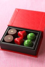 ジョエル・ロブションのバレンタイン限定商品 - 定番ボンボンショコラから伝統菓子まで｜写真2