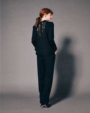 ルームエイト ブラック(Room no.8 / BLACK) 2022年プレフォールウィメンズコレクション  - 写真1