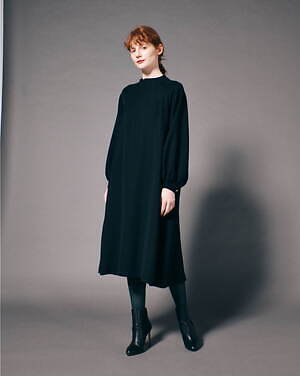 ルームエイト ブラック(Room no.8 / BLACK) 2022年プレフォールウィメンズコレクション  - 写真9