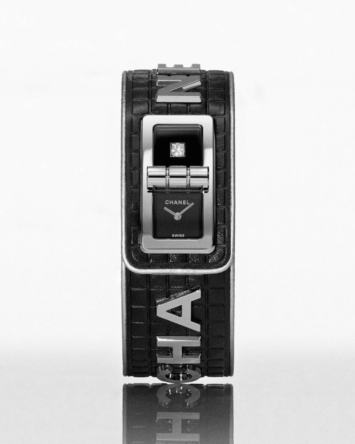 シャネル新作腕時計、“CHANELロゴ”チャーム付きブレスレット風ウォッチやJ12の新作｜写真4
