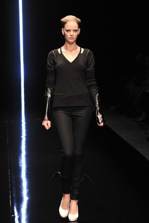 エントプティック(ENTOPTIC)、2010-2011年秋冬コレクション｜写真4