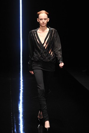 エントプティック(ENTOPTIC)、2010-2011年秋冬コレクション｜写真12