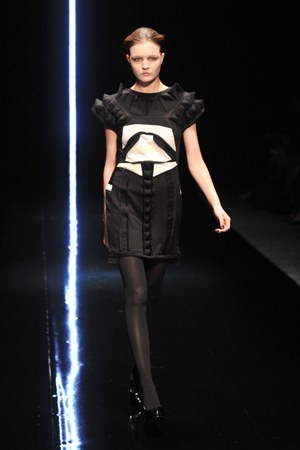 エントプティック(ENTOPTIC)、2010-2011年秋冬コレクション｜写真19
