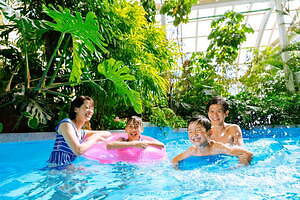 長崎・ハウステンボス「サマーフェスティバル」ナイトプール＆巨大スライダー、打ち上げ花火も｜写真3