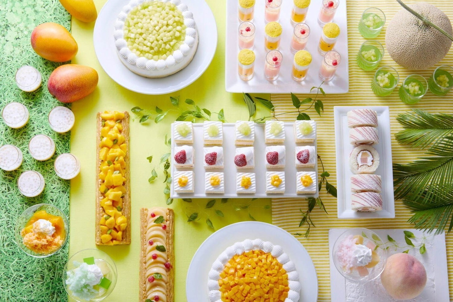 ホテルニューオータニ大阪「スーパースイーツビュッフェ」夏フルーツ“ピーチ・マンゴー・メロン”がテーマ