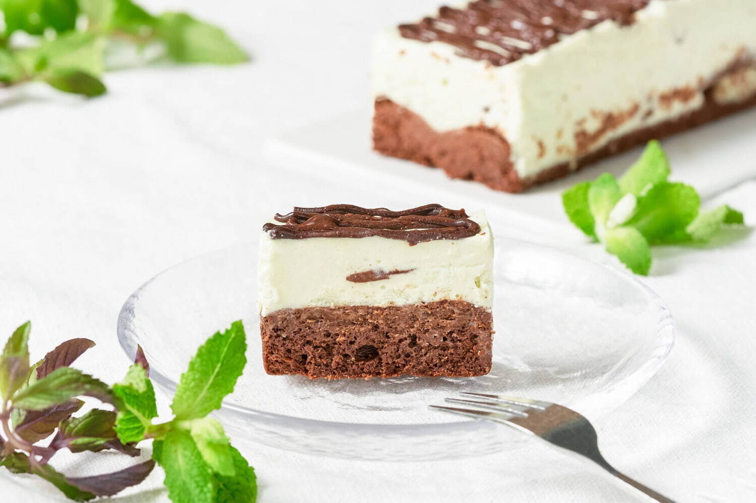 ミニマルから まるでアイスケーキ な生ガトーショコラ ひんやり 爽やかなチョコミント ファッションプレス