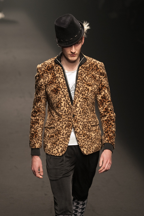 イズリール 2010-11年秋冬<span>コレクション</span> - 写真8