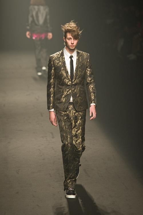 イズリール 2010-11年秋冬<span>コレクション</span> - 写真21