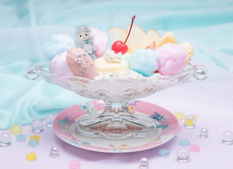 ゆめいろプリンアラモード 1,540円、スーベニアプレート＋3,300円、アクリルピック +550円