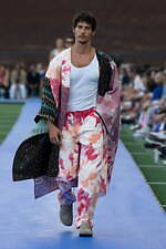 マルセロ・ブロン カウンティ・オブ・ミラン 2023年春夏コレクション、多彩な柄をミックスして｜写真15