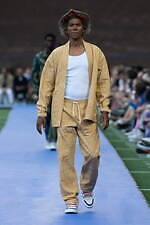 マルセロ・ブロン カウンティ・オブ・ミラン 2023年春夏コレクション、多彩な柄をミックスして｜写真42