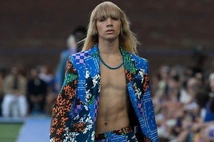 マルセロ・ブロン カウンティ・オブ・ミラン 2023年春夏コレクション、多彩な柄をミックスして