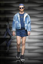 エンポリオ アルマーニ 2023年春夏メンズコレクション - 夏の開放感、活気とやすらぎを感じて｜写真63