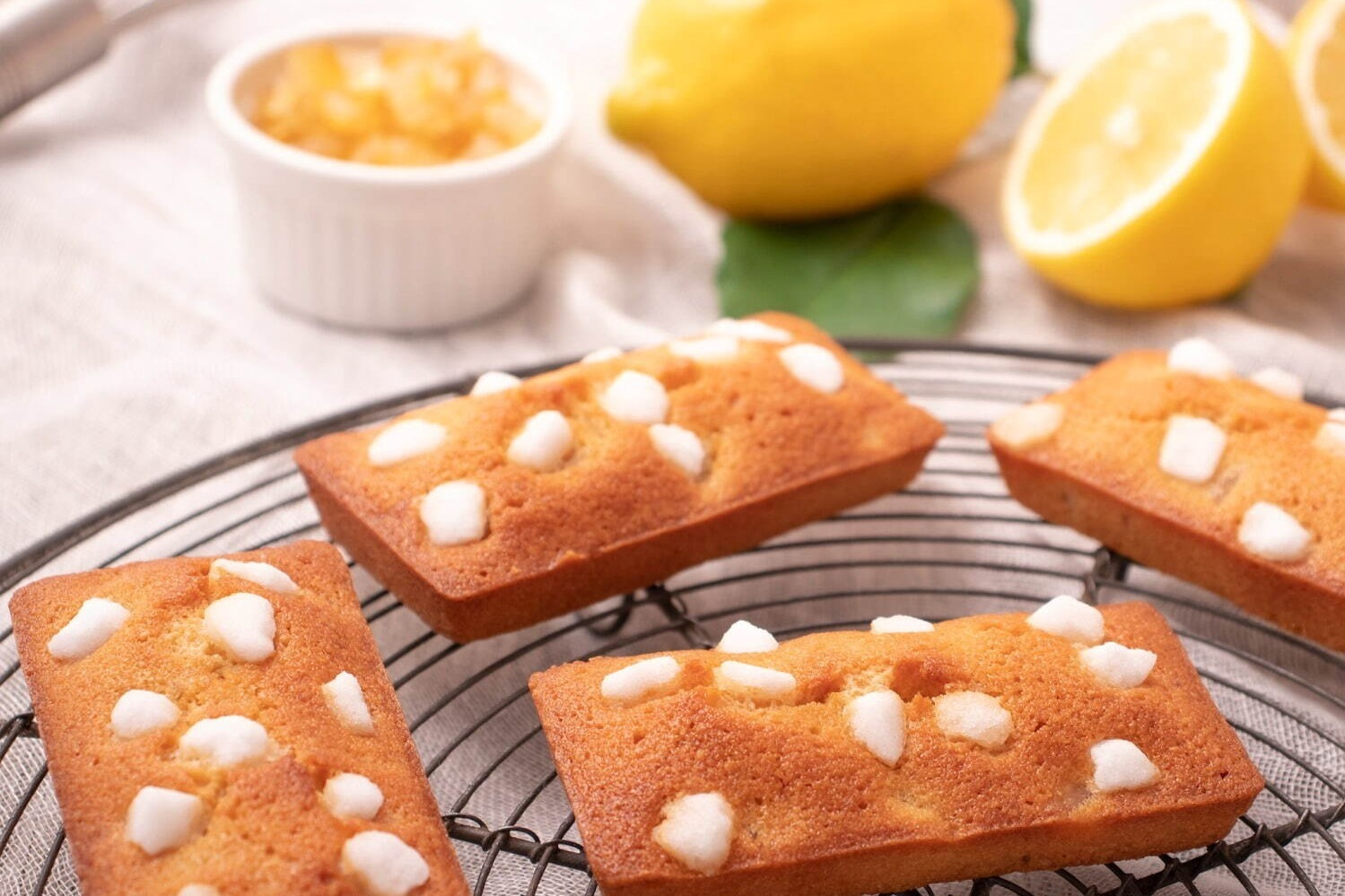 焼きたてフィナンシェ「ノワ・ドゥ・ブール」“八丈フルーツレモン”が爽やかに香る限定フィナンシェ