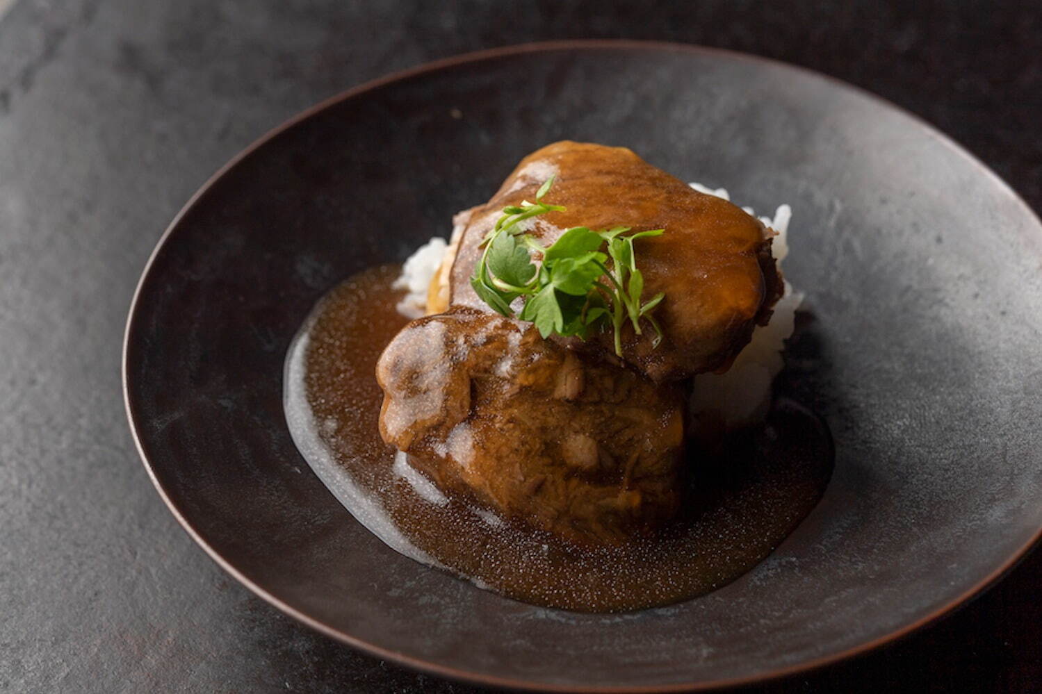 鉄板焼き・焼肉割烹レストラン「本店山科」銀座にオープン、高級焼肉店「銀座山科」の姉妹店｜写真5