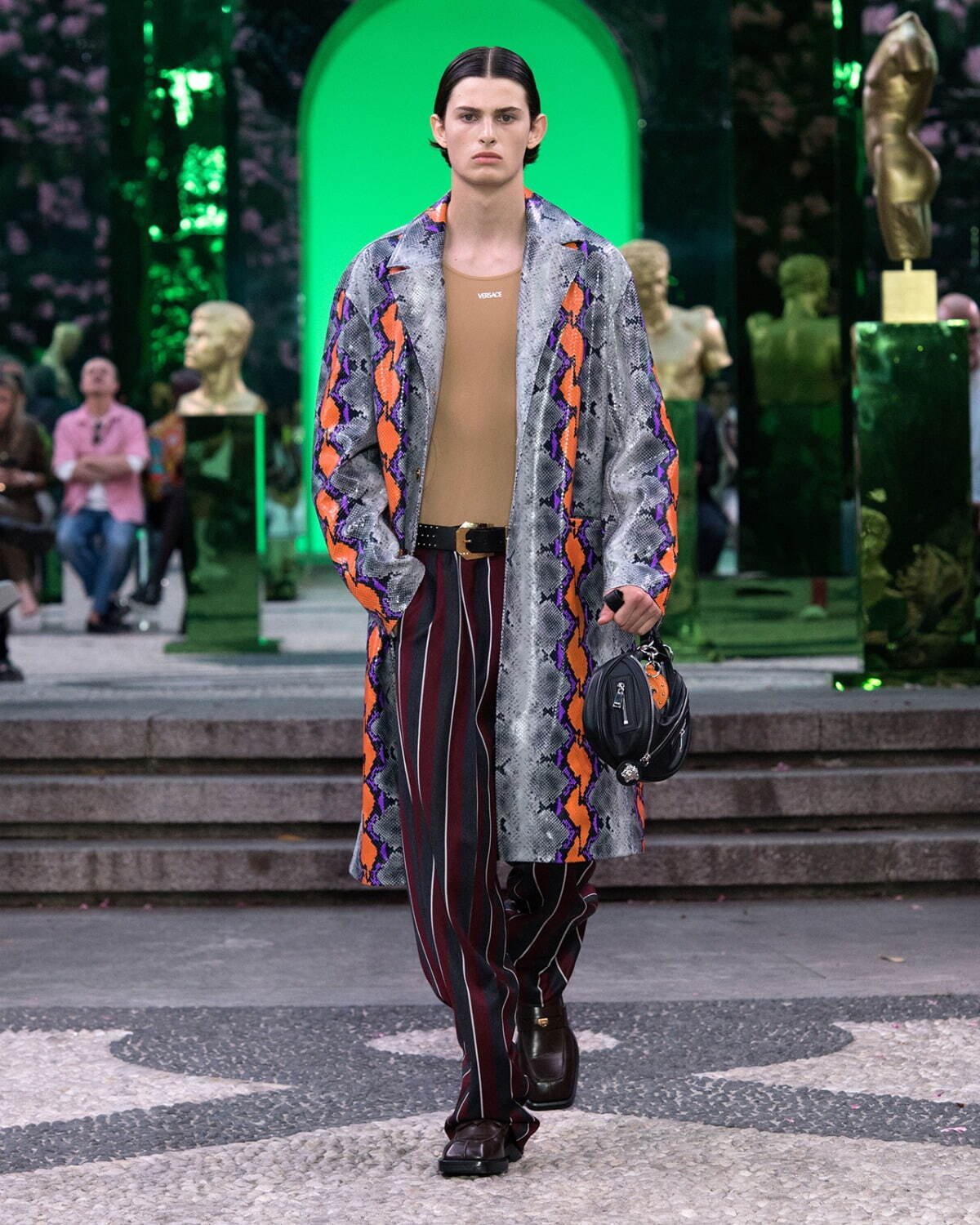 ヴェルサーチェ(VERSACE) 2023年春夏メンズコレクション  - 写真1