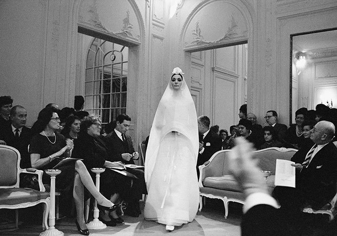 ディオールが1950年代に刻んだもの - 写真集「Dior Glamour Mark Shaw」発売 | 写真