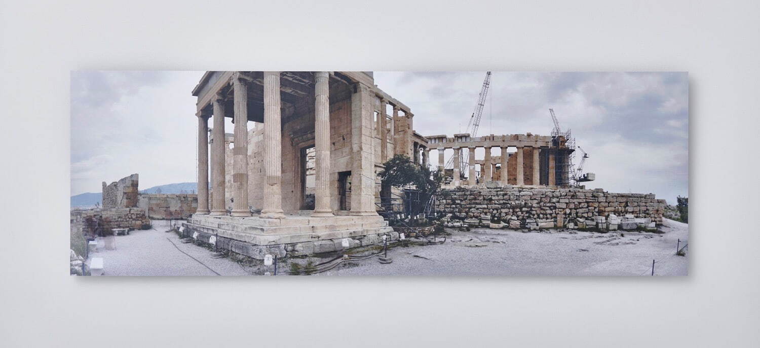 城田圭介《古代建築のパノラマ》2019年 写真に油彩 Photo: kenji kagawa