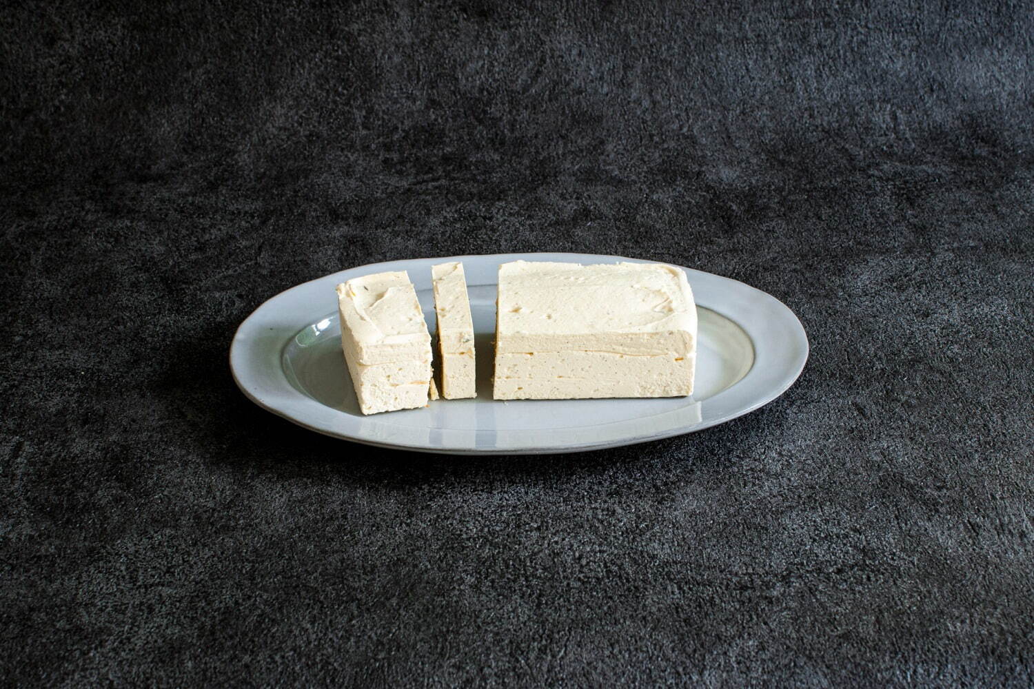 カノーブル”極上の口どけ”バタークリームたっぷりバターケーキや“プルンと弾ける”バター大福｜写真2