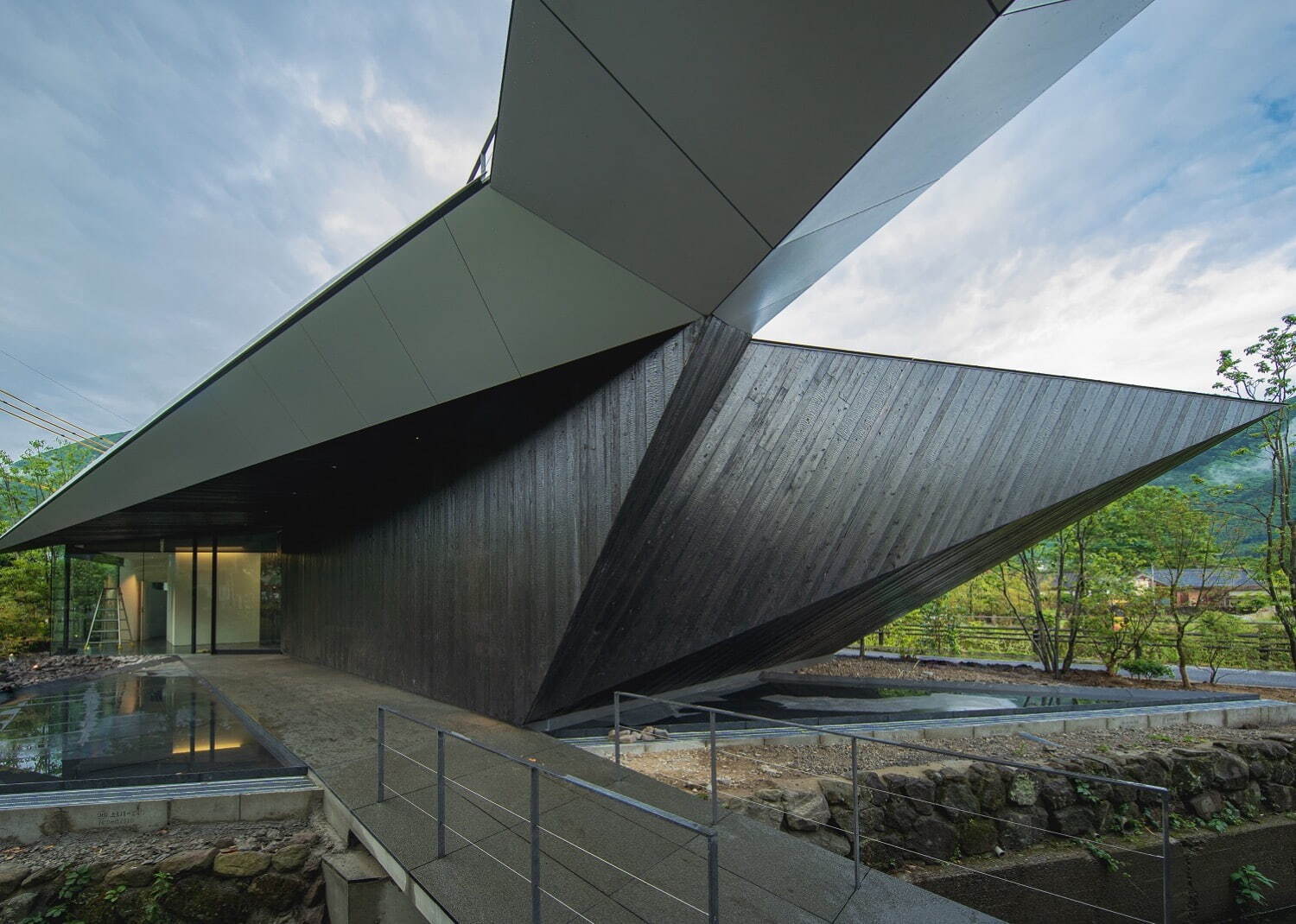 コミコ アート ミュージアム ユフイン 新館