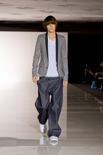 Sise(シセ)、2010-2011年秋冬デビューコレクション｜写真1