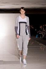 Sise(シセ)、2010-2011年秋冬デビューコレクション｜写真9