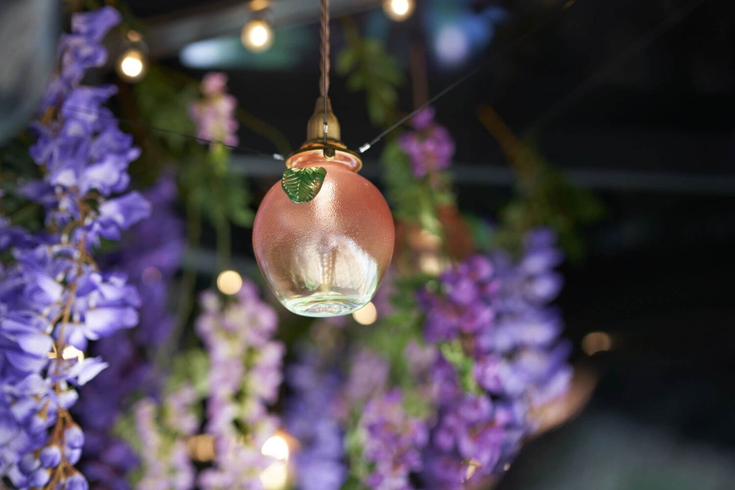 京成バラ園で夏のライトアップイベント「イルミナイトガーデン」夜の園内に幻想的な光の演出｜写真4