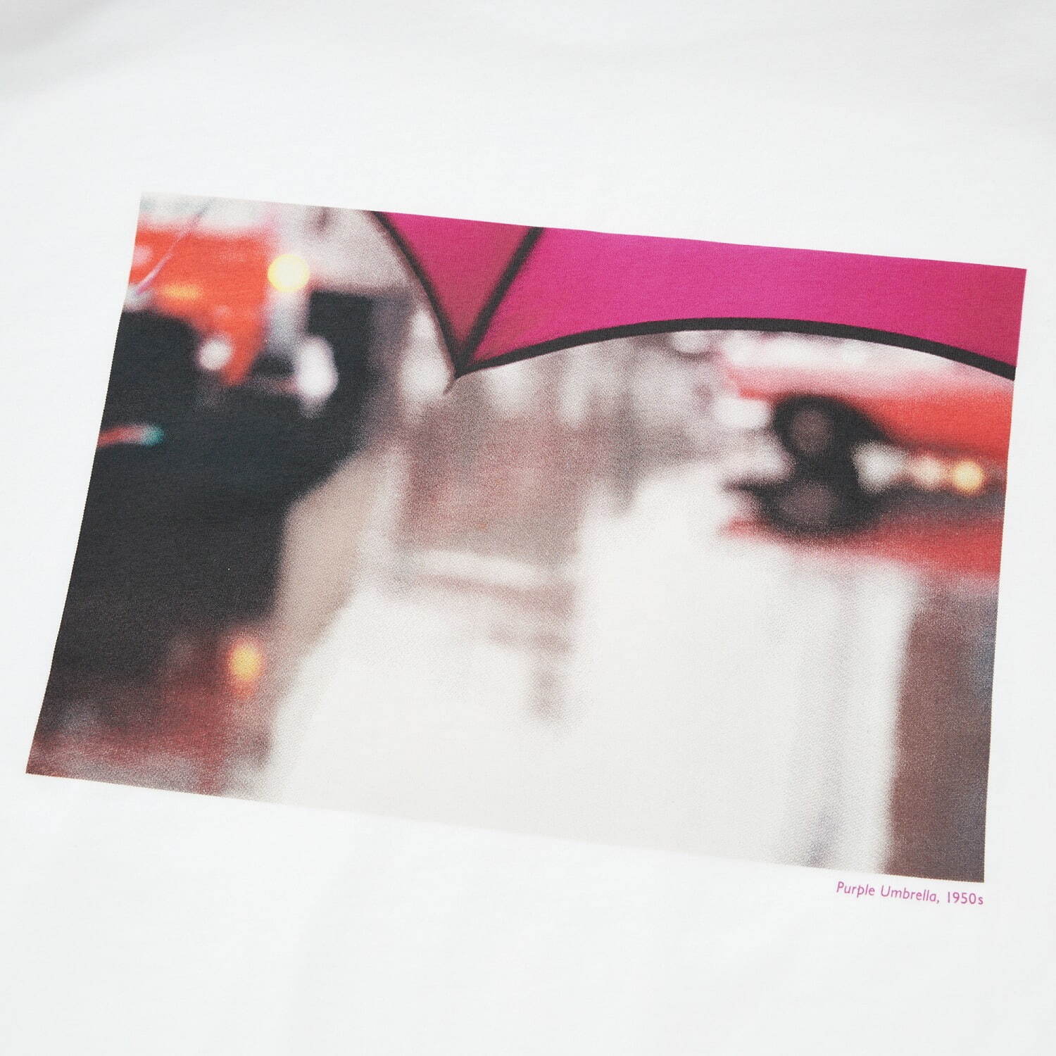 ユニクロUT“カラー写真の先駆者”ソール・ライターのメンズTシャツ、NYを映した代表作を配して ファッションプレス