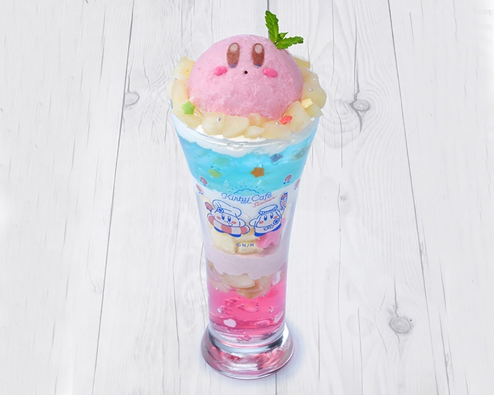 「カービィのピーチ♡ピーチパフェ」2,530円
※「Summer スーベニアパフェグラス」(非売品)付き。