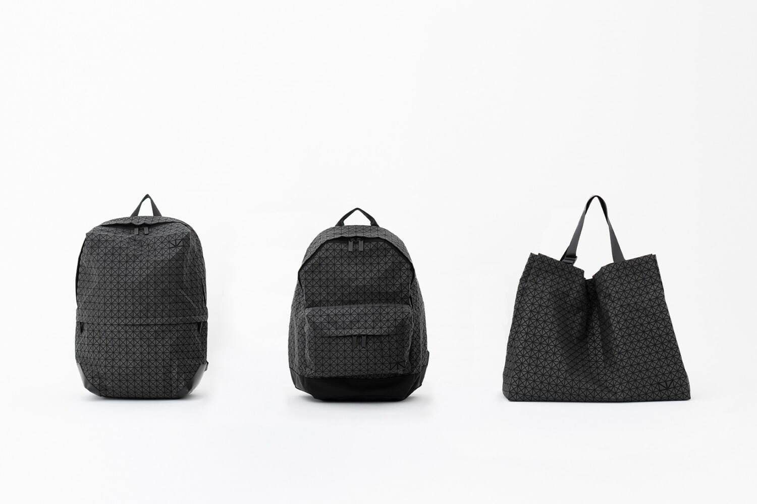 左から)LINER 84,700円
DAYPACK 60,500円
CART 59,400円