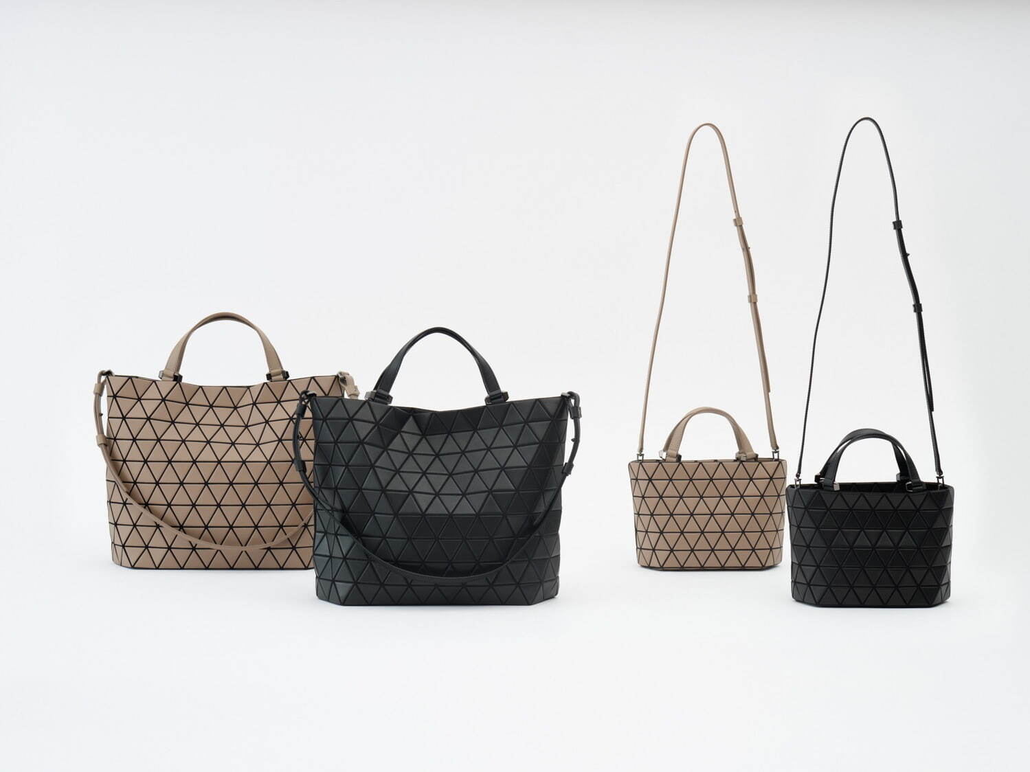 BAO BAO ISSEY MIYAKE“ダブルカラー”のバッグやカードケースなど｜写真6