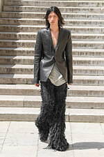 リック・オウエンス 2023年春夏メンズコレクション - 半透明の秩序｜写真37