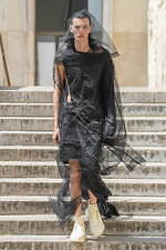 リック・オウエンス 2023年春夏メンズコレクション - 半透明の秩序｜写真44