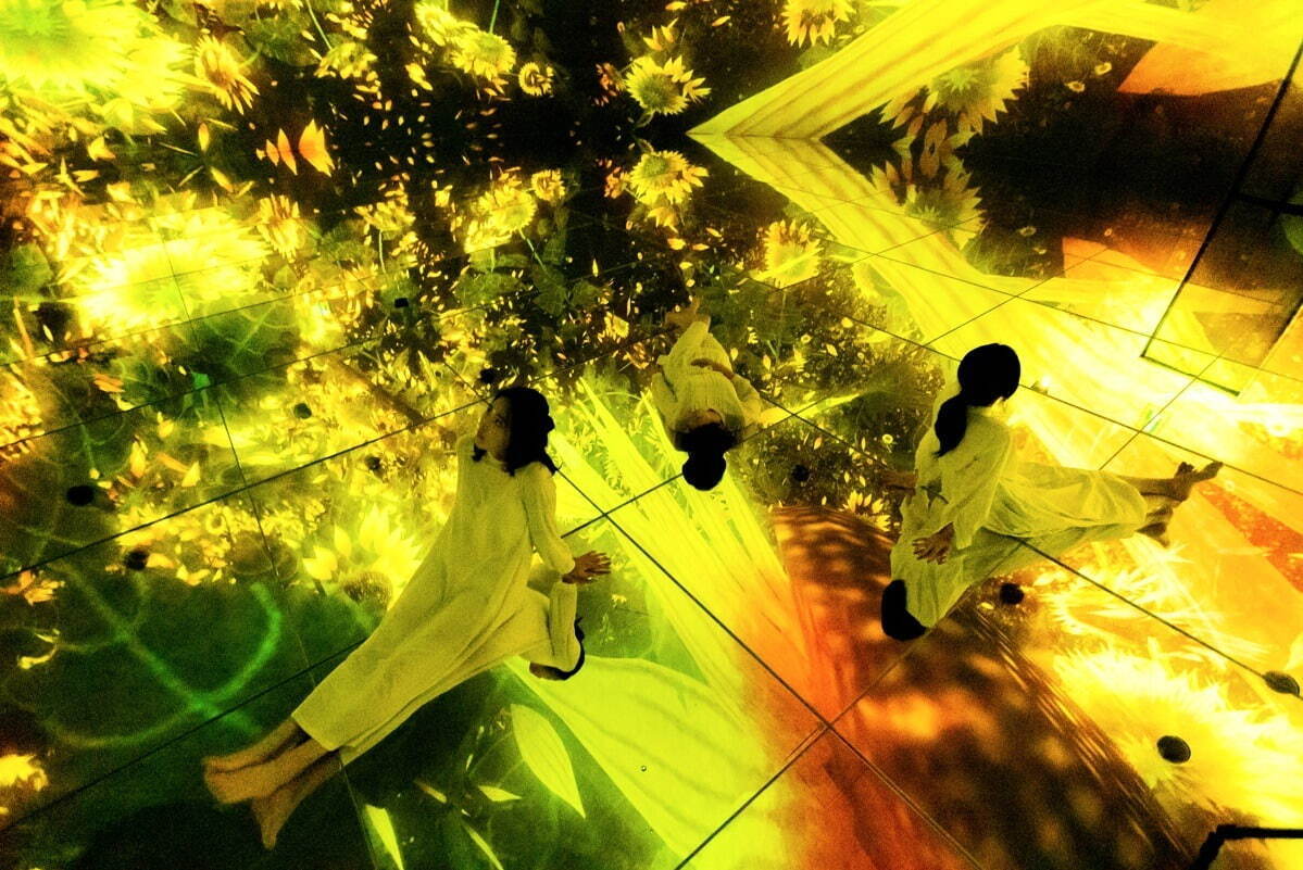 「チームラボプラネッツ」“ひまわり”が咲き渡る夏限定作品、東京・豊洲の“水に入る”アートミュージアム｜写真5