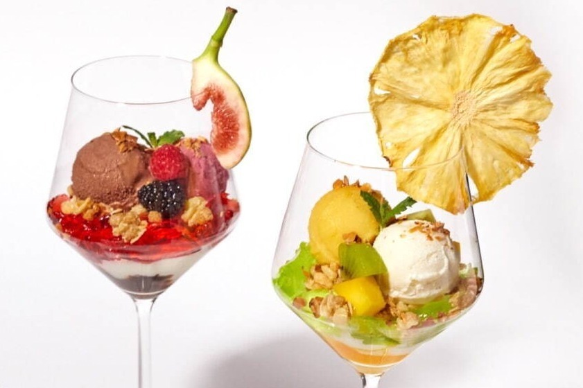 ダンヒル バー「ミントパフェ」甘酸っぱいカシス＆濃厚マンゴーアイス”追いミントシロップ”付き