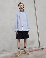 sacai 2023年春夏メンズコレクション、端正な装いに遊びを効かせて｜写真10