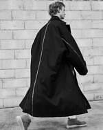 sacai 2023年春夏メンズコレクション、端正な装いに遊びを効かせて｜写真12