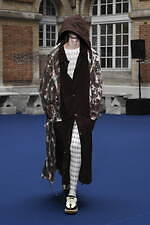 ナマチェコ 2023年春夏コレクション - 白紙上のパッチワーク｜写真25