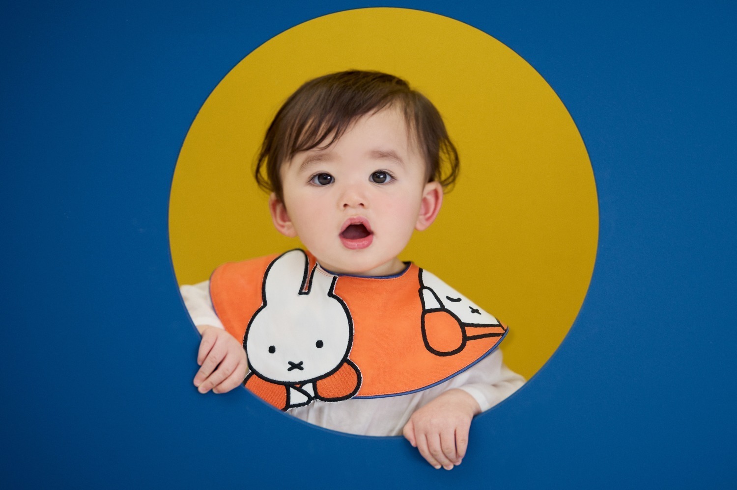 マールマール「ミッフィー」のベビーグッズ、鮮やかなカラフルスタイ＆ミッフィーの耳付きタオル