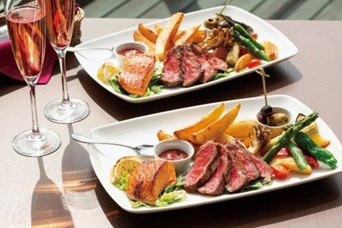 ステーキ｜ベンジャミン ステーキハウスの夏ディナー、テラス席で味わう熟成肉やワイン飲み放題プランも