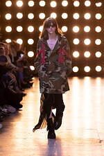 セリーヌ オム 2023年春夏コレクション - エディ・スリマンが贈るミックススタイル｜写真28