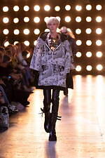 セリーヌ オム 2023年春夏コレクション - エディ・スリマンが贈るミックススタイル｜写真56