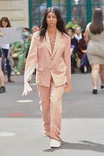 ダブレット 2023年春夏コレクション - 真夏のパリに雪が降る！？｜写真4