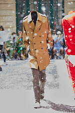 ダブレット 2023年春夏コレクション - 真夏のパリに雪が降る！？｜写真28