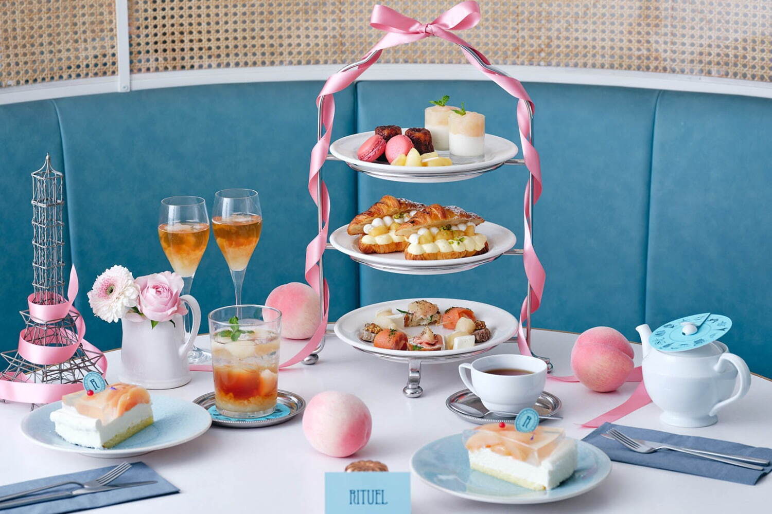 ルミネ｜「リチュエル カフェ」ルミネ新宿店の夏限定ピーチアフタヌーンティー、桃尽くしのスイーツ＆セイボリー