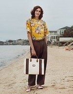 グッチの夏新作ラフィア調バッグ、ストライプフラップの「GG